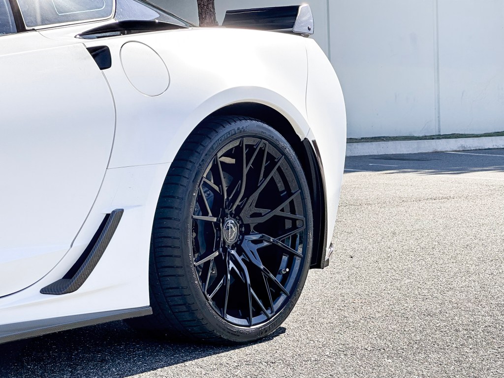FORGEDLITE-MC20-GLOSS-BLACK-19X10-20X12-WHEELDESIGNERS-04