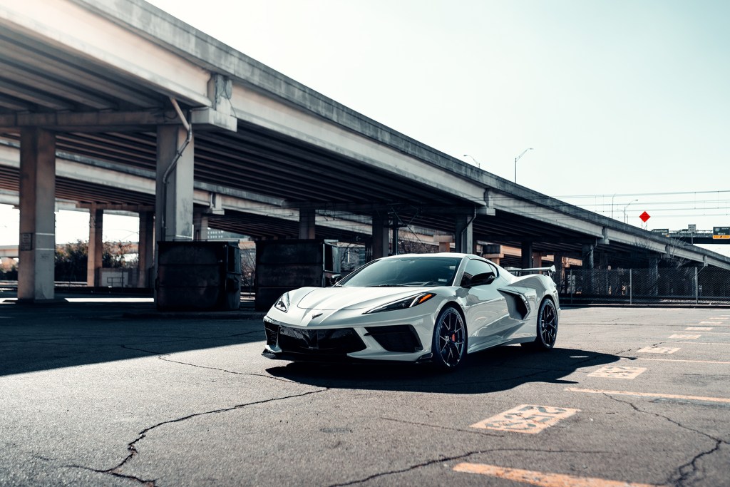 FORGEDLITE-MC5-GLOSS-BLACK-CORVETTE-C8-19X8.5-20X11-04