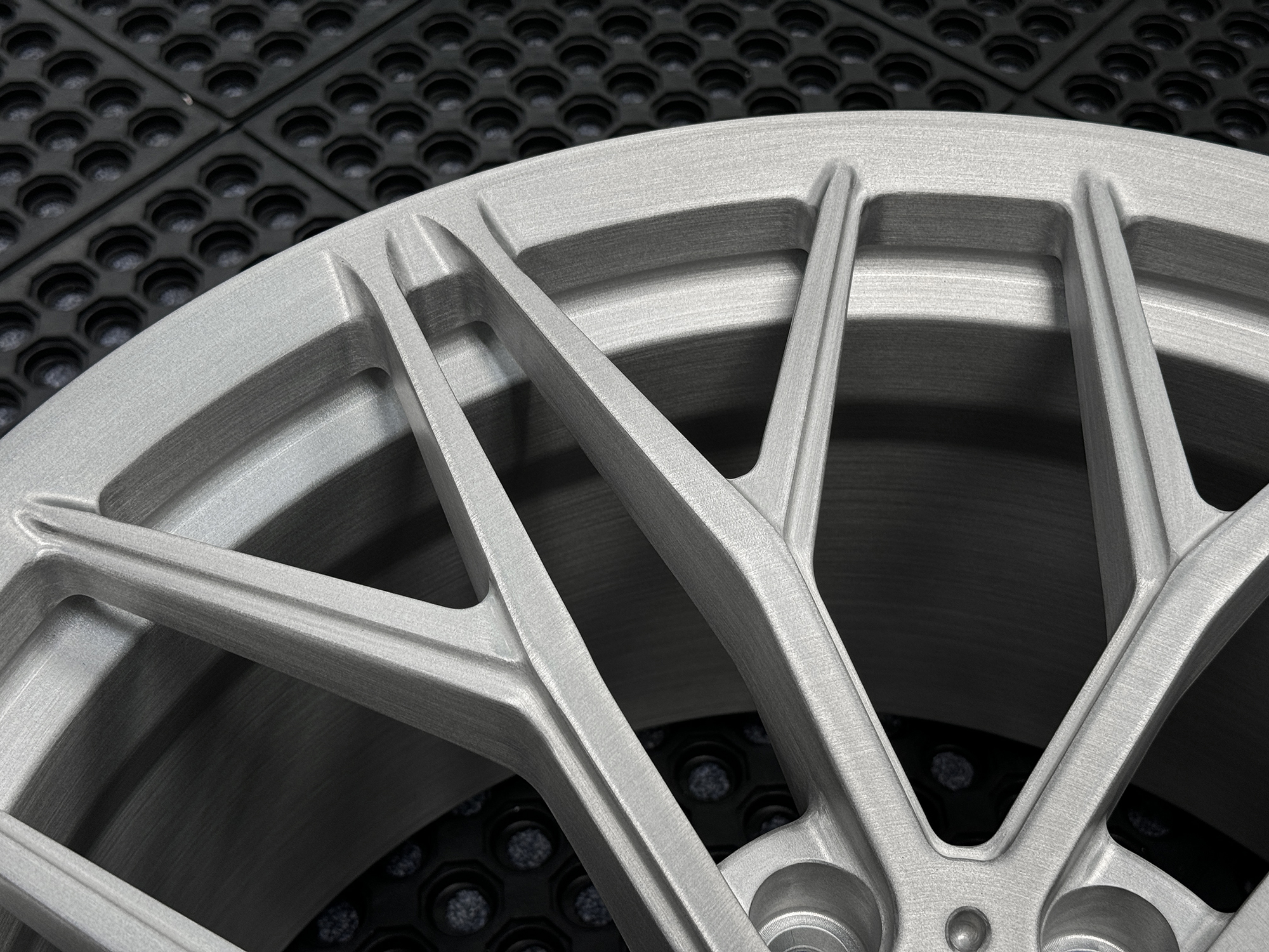 MC10-BRUSHED-MATTE-LIGHT-SMOKE-2