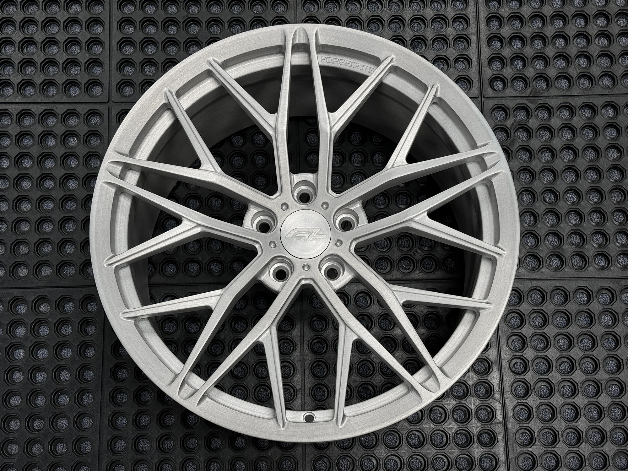 MC10-BRUSHED-MATTE-LIGHT-SMOKE-3