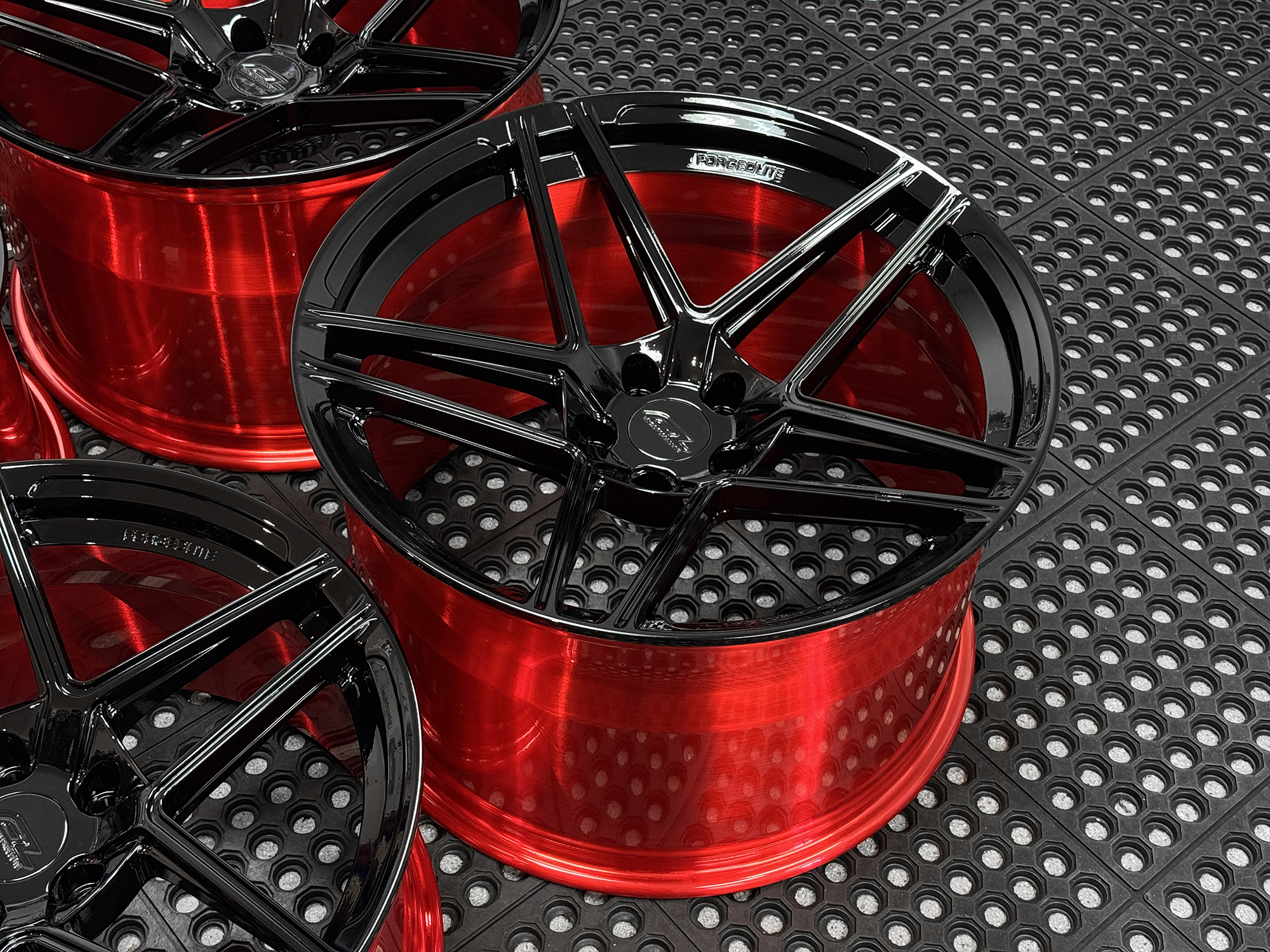 MC2-GLOSS-BLACK-BRUSHED-CANDY-RED-2