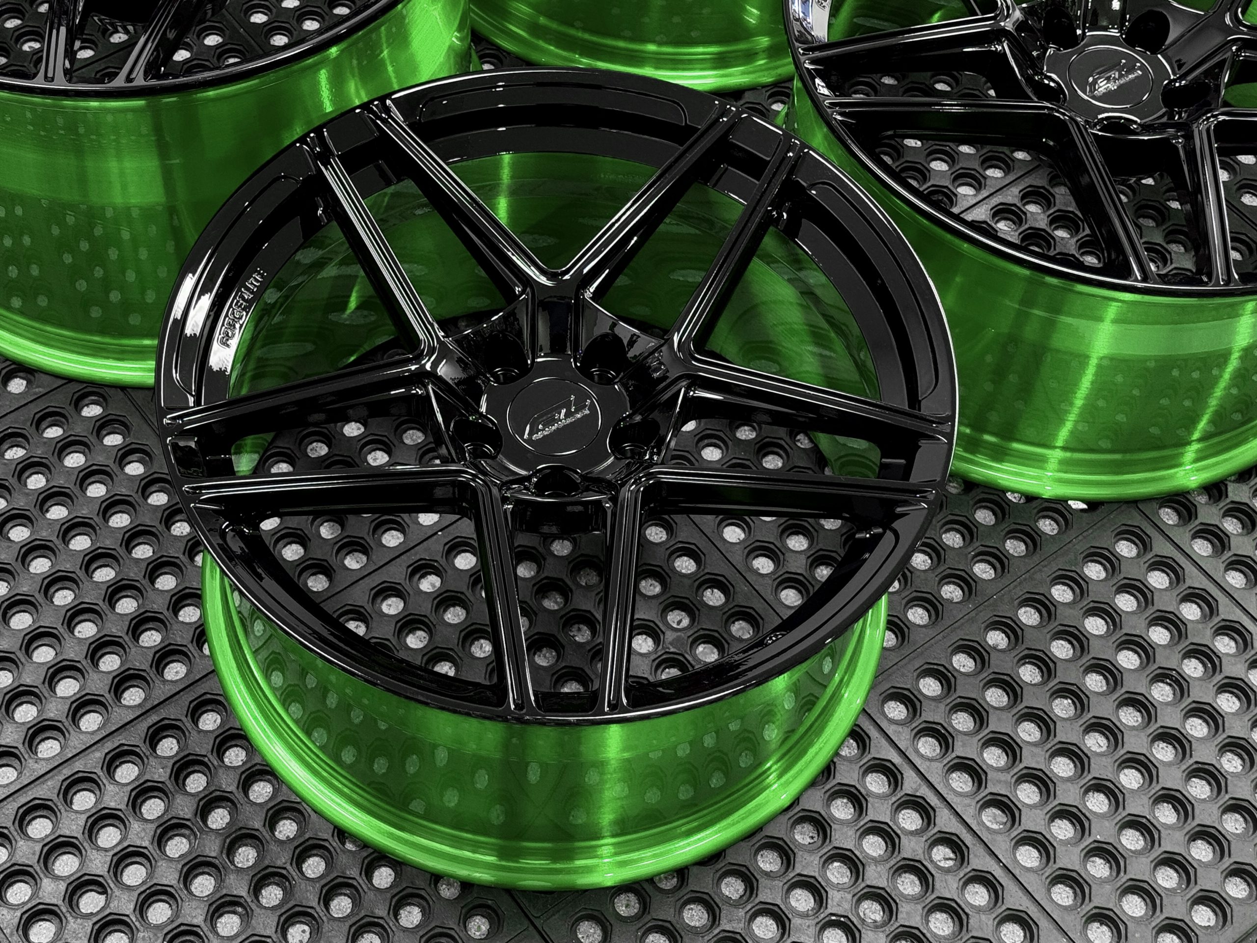 MC2-GLOSS-BLACK-BRUSHED-GREEN-3-scaled